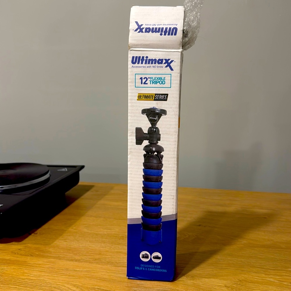 Ultimaxx 12 inch brand new in tag flexible tripod